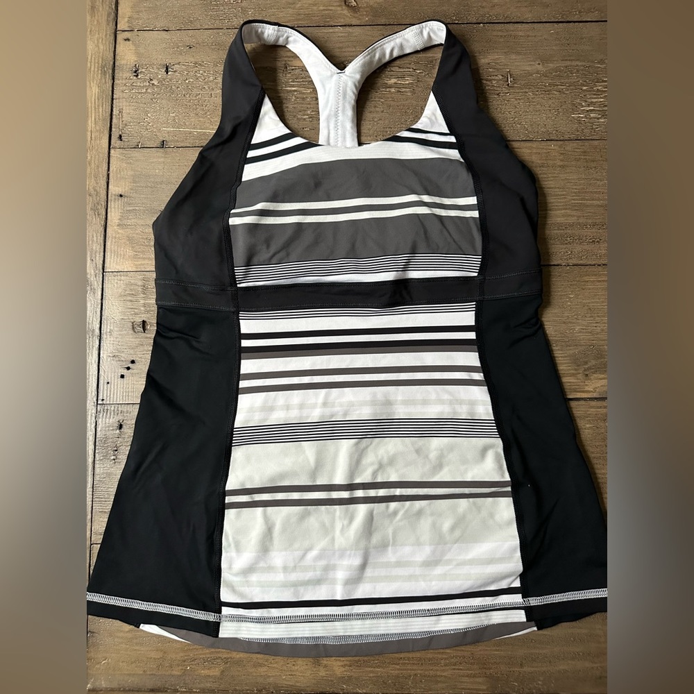 Lululemon tank size 10, rare!